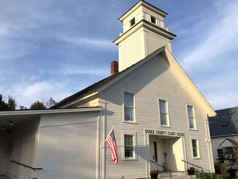 A white building with an Essex County Court House sign.